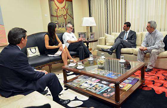 El Gobernador recibió a Jean Michel Bouvier