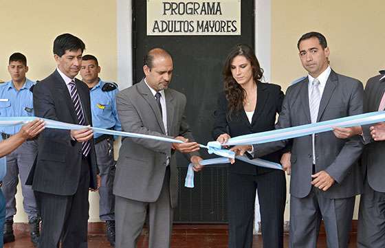 El Gobierno entregó cinco camionetas al Servicio Penitenciario y habilitó un programa para internos adultos mayores
