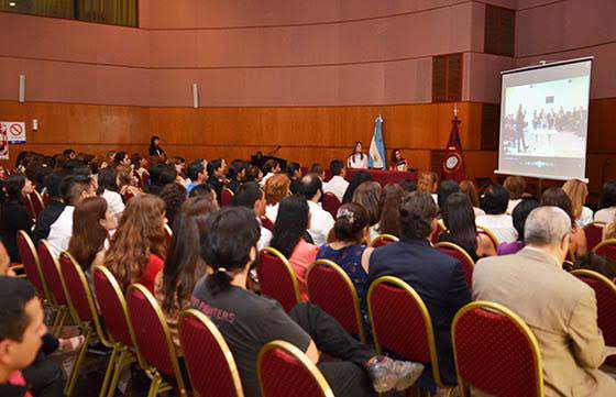 Durante 2015 se elevó la calidad en los servicios de gestión y atención del sector público provincial