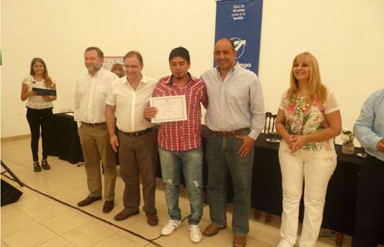 Egresaron trabajadores que cursaron el Plan Fines