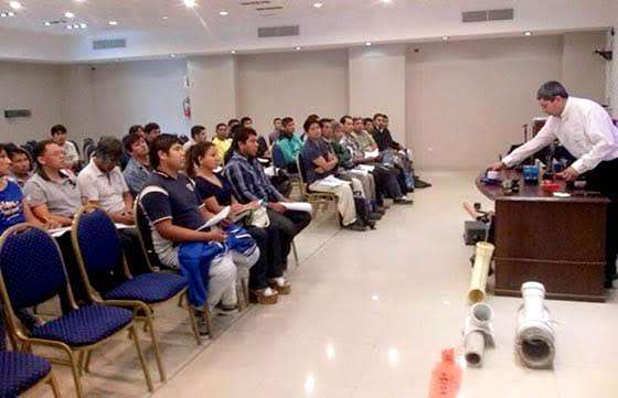 Alumnos de centros de formación profesional se capacitaron sobre instalaciones sanitarias