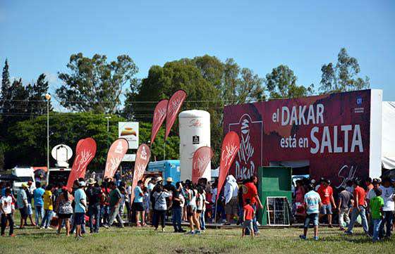 Salteños y turistas llegaron al Centro de Convenciones Salta para recibir al Rally Dakar 2016