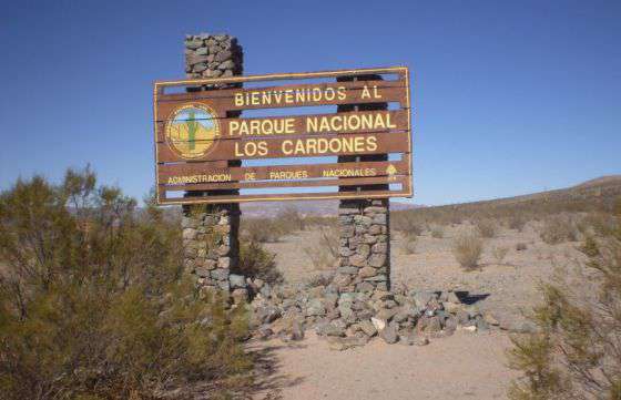 La caravana del Dakar en enlace por el Parque Nacional Los Cardones