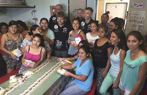 El equipo de Lituania del Dakar visitó el Materno Infantil