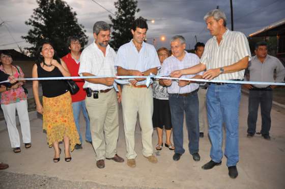 En Aguaray el Gobernador visitó obras e inauguró avenidas