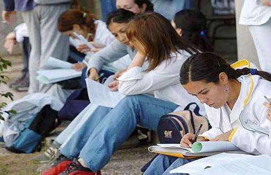 Hoy se cancela el pago de cuotas de becas a la excelencia del período 2015