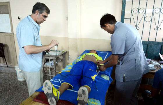 Continúa la evaluación cardiovascular a participantes de escuelas de fútbol de verano