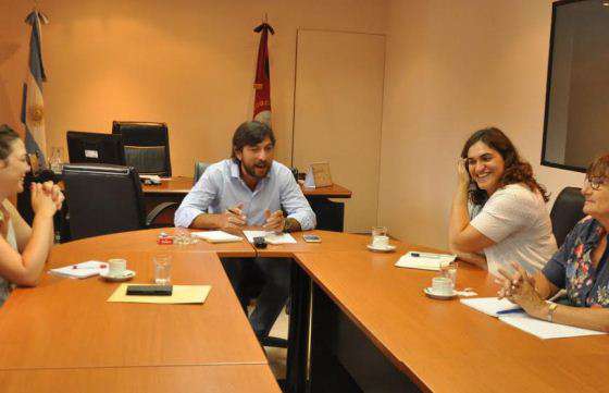 Articulan políticas de género en el ámbito laboral