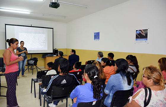 Vecinos de barrio Constitución debatieron sobre acceso a los derechos  de las mujeres