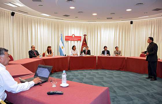 Entrevistaron a postulantes a gerentes de los Hospitales San Bernardo y Oñativia