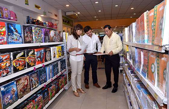 Defensa del Consumidor acordó la canasta escolar para alumnos y docentes