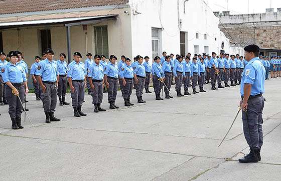 Efectivos del Servicio Penitenciario serán ascendidos al grado inmediato superior