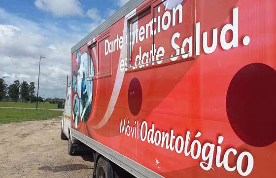 Continúa la atención del móvil odontológico en el Parque del Bicentenario