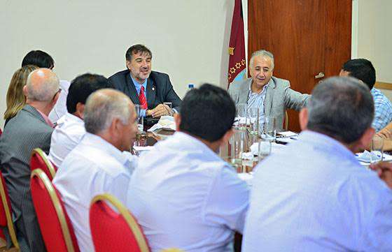 Autoridades del Ministerio de Salud se reunieron con los gremios del sector