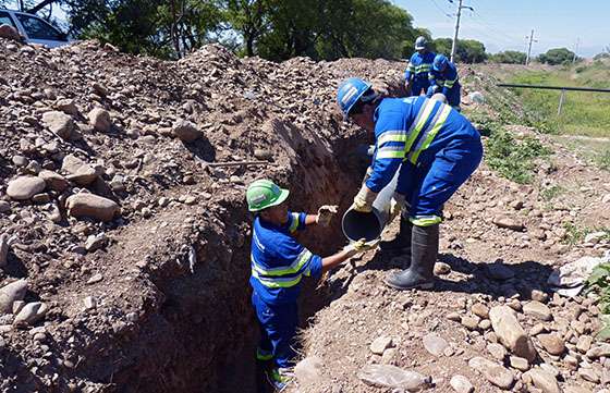 En la ciudad de Salta más de 30 mil vecinos se beneficiarán con obras de redes de agua y cloacas
