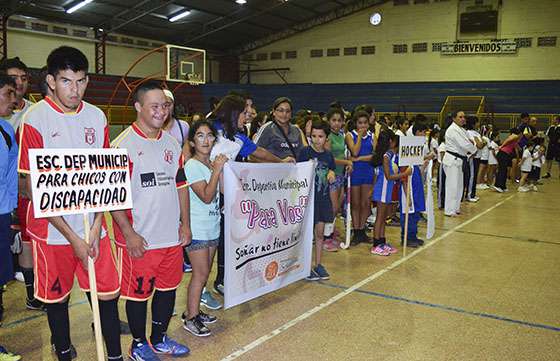 Metán inauguró las escuelas deportivas municipales