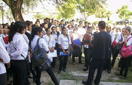 Continúan los exámenes para ingresar a la Escuela de Suboficiales de la Policía