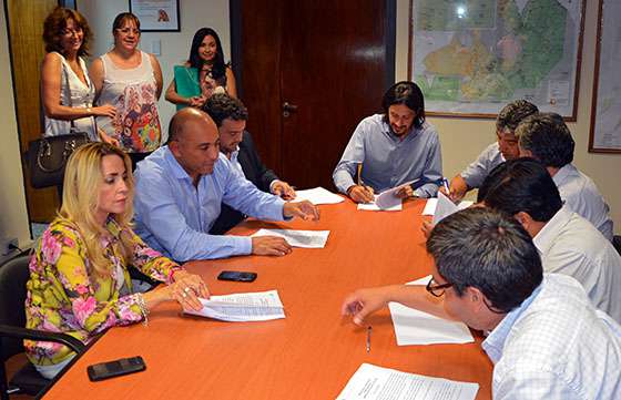 Gobierno y docentes acordaron un aumento salarial del 25% para el primer semestre del año