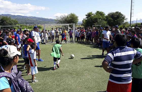 Más de 1500 chicos disfrutaron en las escuelas de fútbol de verano