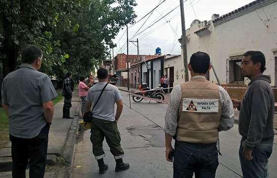 El Gobierno coordinó un operativo por el derrumbe de una casa de familia