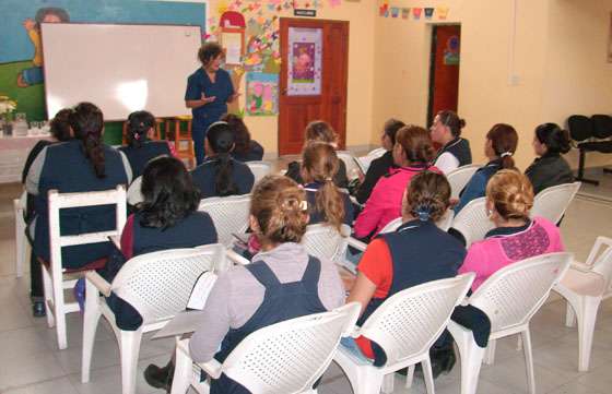 Capacitación para el personal del Jardín Materno Infantil de la Policía