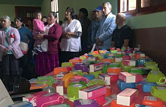 El Gobierno provincial entregó más de 300 prótesis dentarias a pobladores de Los Toldos