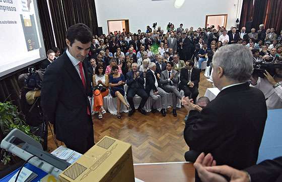 En Chubut, el gobernador Urtubey presentó el sistema de boleta única electrónica