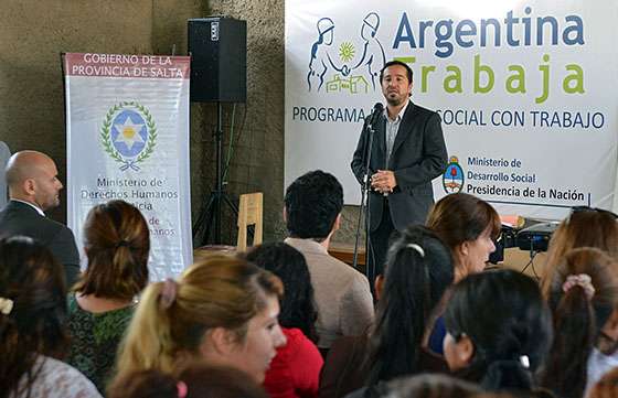 Mujeres del programa Argentina Trabaja fueron capacitadas para la promoción de sus derechos