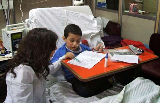 Niños y jóvenes internados en el hospital Papa Francisco recibirán servicios educativos