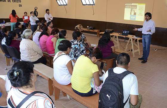 Emprendedores de Parque de la Familia se capacitan en Monotributo Social