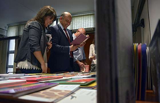 Niños de jardines maternales e infantiles recibirán bibliografía de autores de habla hispana