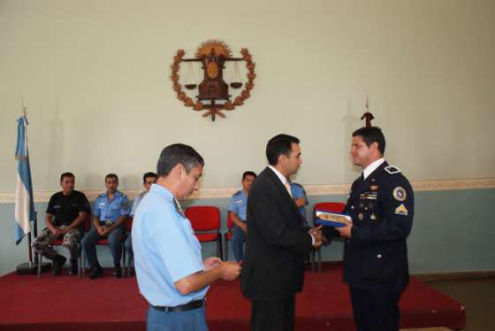 Agentes penitenciarios finalizaron capacitación en custodia y traslado 