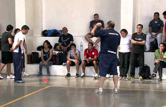 Hoy inicia la capacitación gratuita para árbitros de básquet y vóley