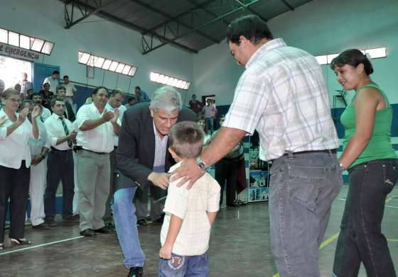 El Gobierno entregó viviendas a 180 familias en Rosario de la Frontera