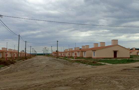 El Gobernador Urtubey entrega 90 viviendas en Hipólito Yrigoyen