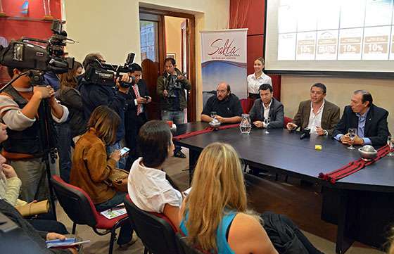 Coronel Moldes presentó promociones especiales en los servicios turísticos