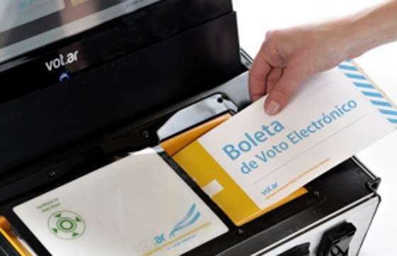 Legisladores cordobeses, interesados en la reforma electoral de Salta y la boleta única electrónica