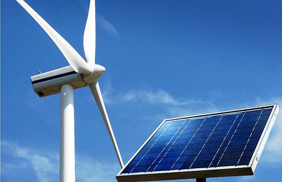 El ministro Montero participa en Chile en un entrenamiento sobre energías renovables
