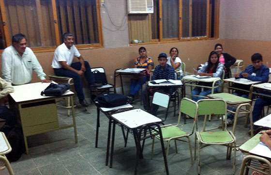Profesionales de Recursos Hídricos dictan clases para una tecnicatura en Santa Victoria Este