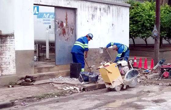 La empresa Aguas del Norte efectuó una nueva conexión del servicio para el hospital Perón de Tartagal