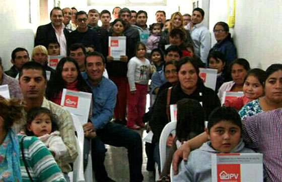 El IPV entregó nuevas viviendas a familias de escasos recursos de El Quebrachal