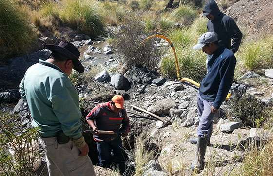 Planifican obras para mejorar la provisión de agua a familias de Santa Rosa de Tastil