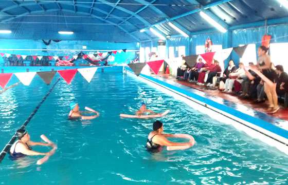 Más de 300 abuelos disfrutarán del programa “Natación y Recreación”