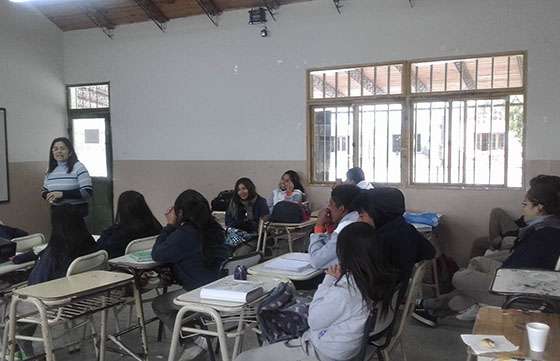 Seguridad capacitó a estudiantes sobre prevención de adicciones