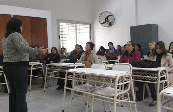 Seguridad capacitó a docentes sobre el abordaje de problemáticas sociales en las aulas