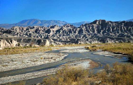 Tratan la disponibilidad de agua en el sistema de riego del consorcio del Dique Los Sauces y La Dársena