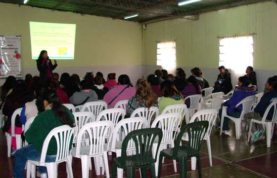 Taller de prevención de consumo de tabaco y alcohol en barrio Mosconi