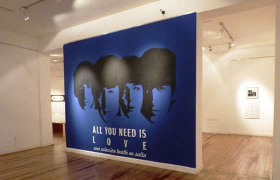 Presentan una colección Beatle en Salta