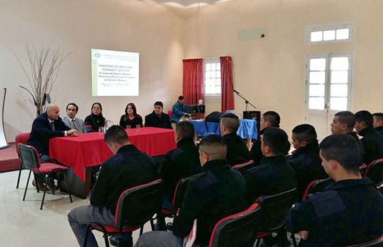 Integrantes de la Unidad de Servicio Penitenciario participaron en un taller sobre derechos humanos