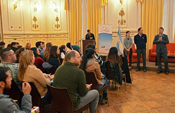 Más de 160 jóvenes se sumaron a la jornada “El Desafío de Emprender”